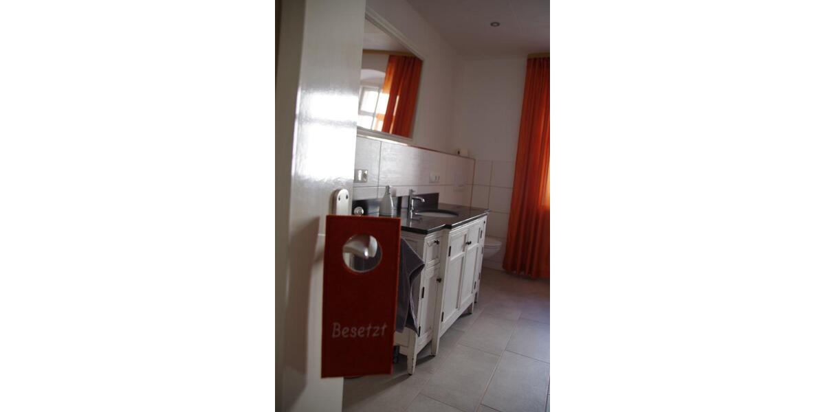 Einfamilienhaus Oberscheinfeld - 7 Zimmer, 160 m&sup2;, 1.200&euro; | Angebot:24803864