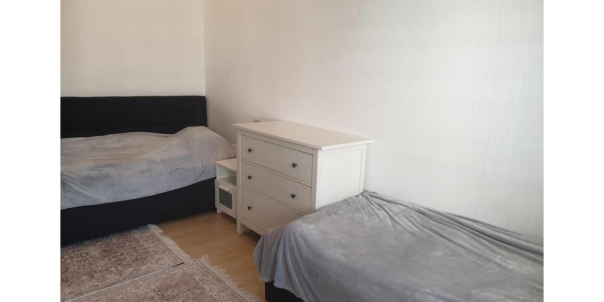 Etagenwohnung Krefeld Benrad - 4 Zimmer, 100 m&sup2;, 1.500&euro; | Angebot:25176278