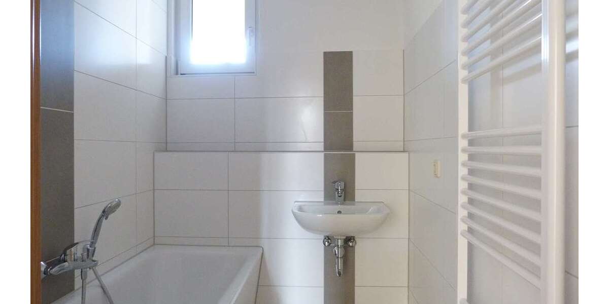 Etagenwohnung Leuna Rössen - 3 Zimmer, 100 m&sup2;, 600&euro; | Angebot:19589372