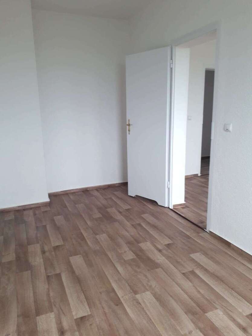 Erstbezug nach kompletter Renovierung. 3 zimmer