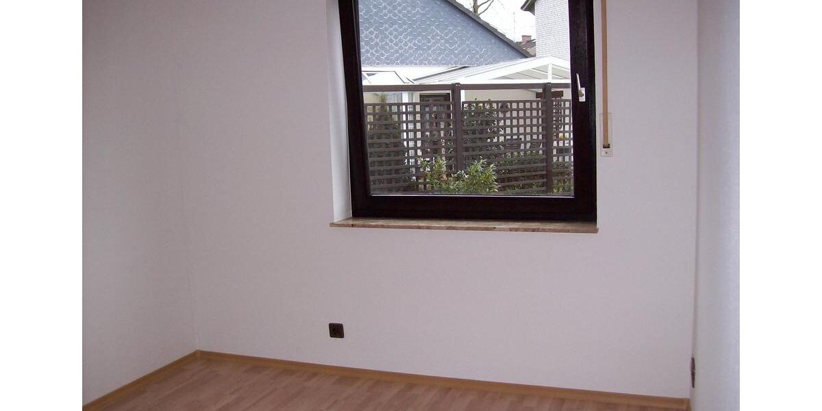 Erdgeschoßwohnung Uetersen - 3 Zimmer, 84 m&sup2;, 770&euro; | Angebot:25190946