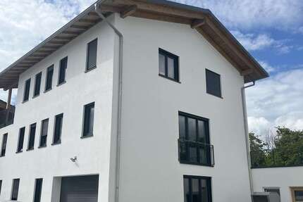 Haus Geretsried - 17 Zimmer, 404 m&sup2;, 4.000&euro; | Angebot:26661181