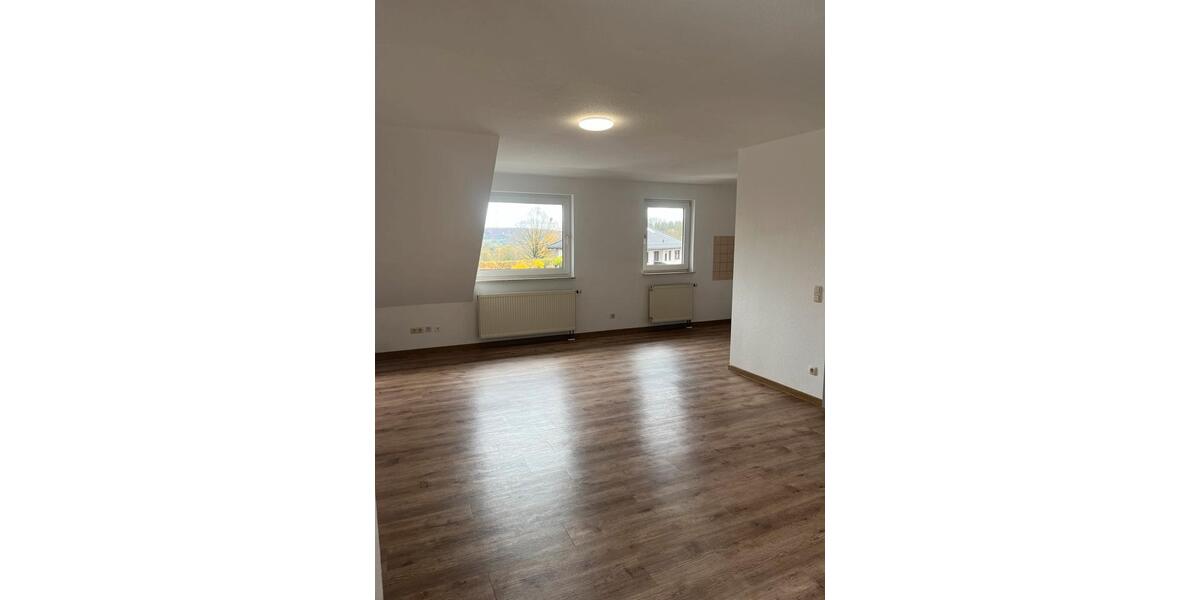 Etagenwohnung Grünberg - 3 Zimmer, 80 m&sup2;, 900&euro; | Angebot:24976338