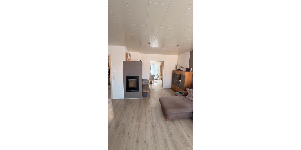 Doppelhaushälfte Bad Neustadt an der Saale - 5 Zimmer, 147 m&sup2;, 1.995&euro; | Angebot:26252325