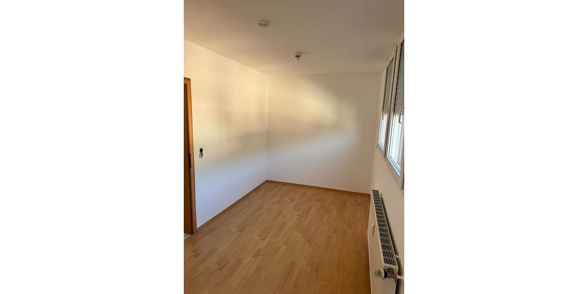 Dachgeschoßwohnung Konz - 4 Zimmer, 85 m&sup2;, 1.050&euro; | Angebot:26323508