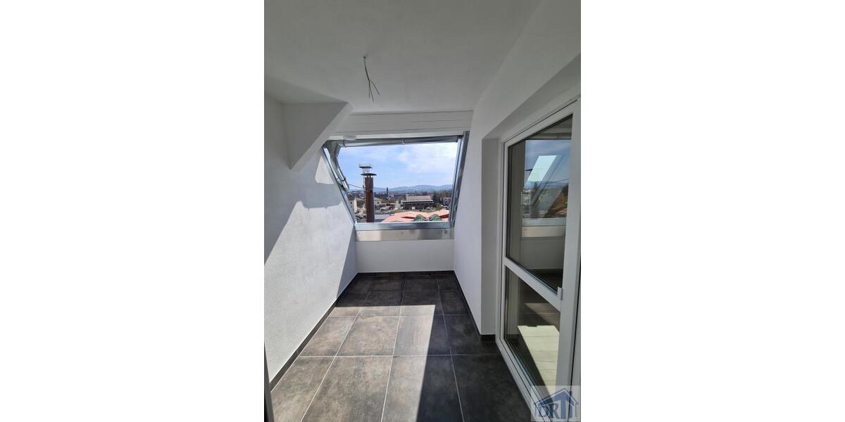 Dachgeschoßwohnung Zittau - 5 Zimmer, 160 m&sup2;, 1.000&euro; | Angebot:23036979