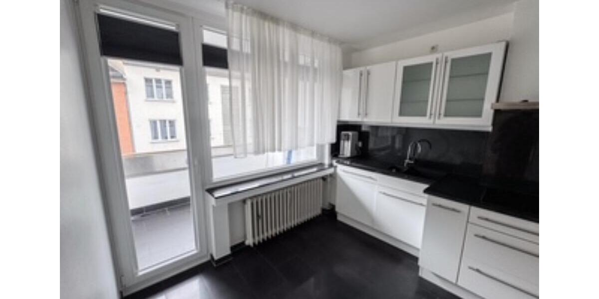 Großzügige Stadtwohnung mit Loggia in Frankenberger Viertel 4 zimmer