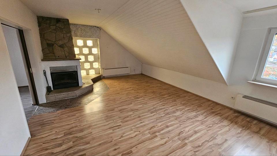 Dachgeschoßwohnung Niederzissen - 5 Zimmer, 136 m&sup2;, 1.150&euro; | Angebot:25876511