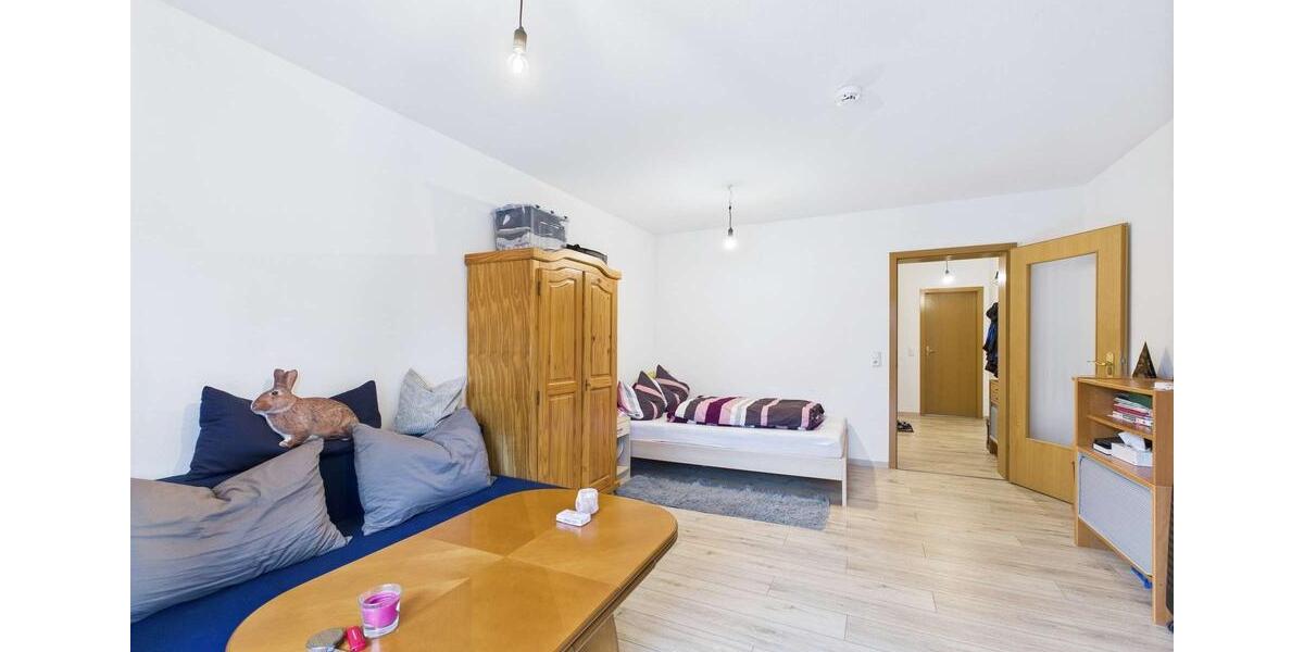 Modernisierte & ruhige 1-Raum-Wohnung mit Balkon in Lengenfeld 1 zimmer