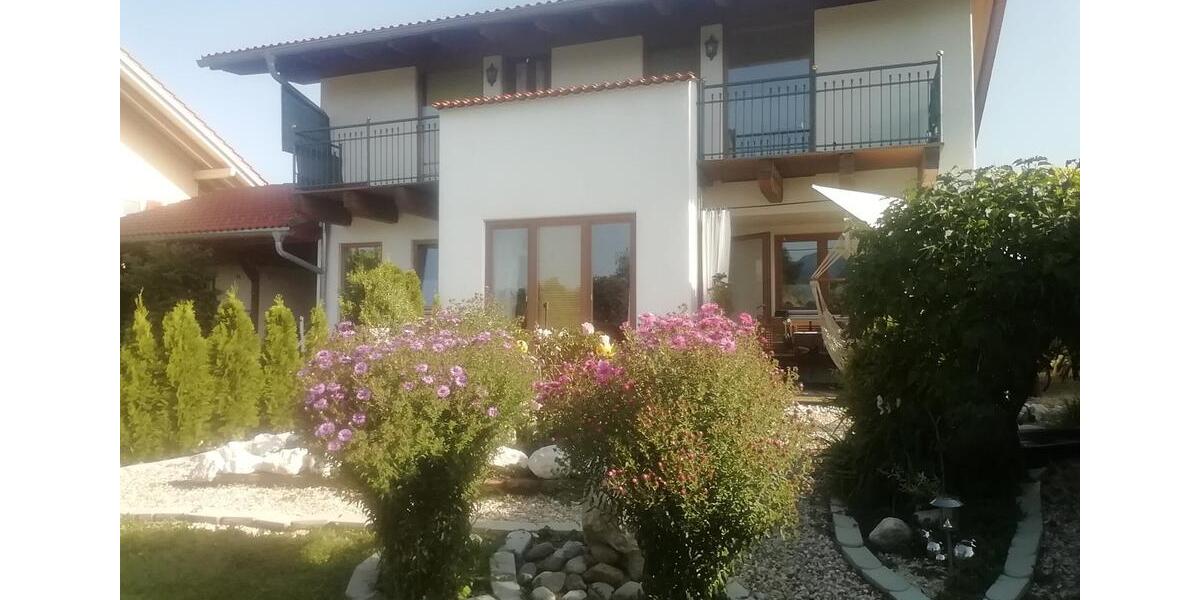 Hübsche ,helle Einliegerwohnung mit eigenem Garten 2.5 zimmer