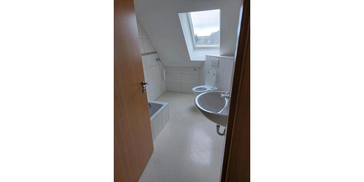 Dachgeschoßwohnung Bissingen - 1 Zimmer, 40 m&sup2;, 700&euro; | Angebot:25784395