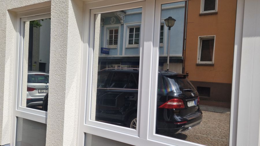 Stufenlos, lichtdurchflutet u. sichtgeschützt, Einbauküche, Glasfaser, PKW - Plätze, Erstbezug in Hessisch Oldendorf