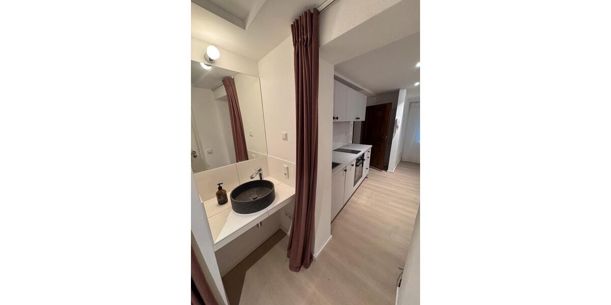 Wohnung mitten in Regensburg, möbliert, EBK inkl., 25qm! 2 zimmer