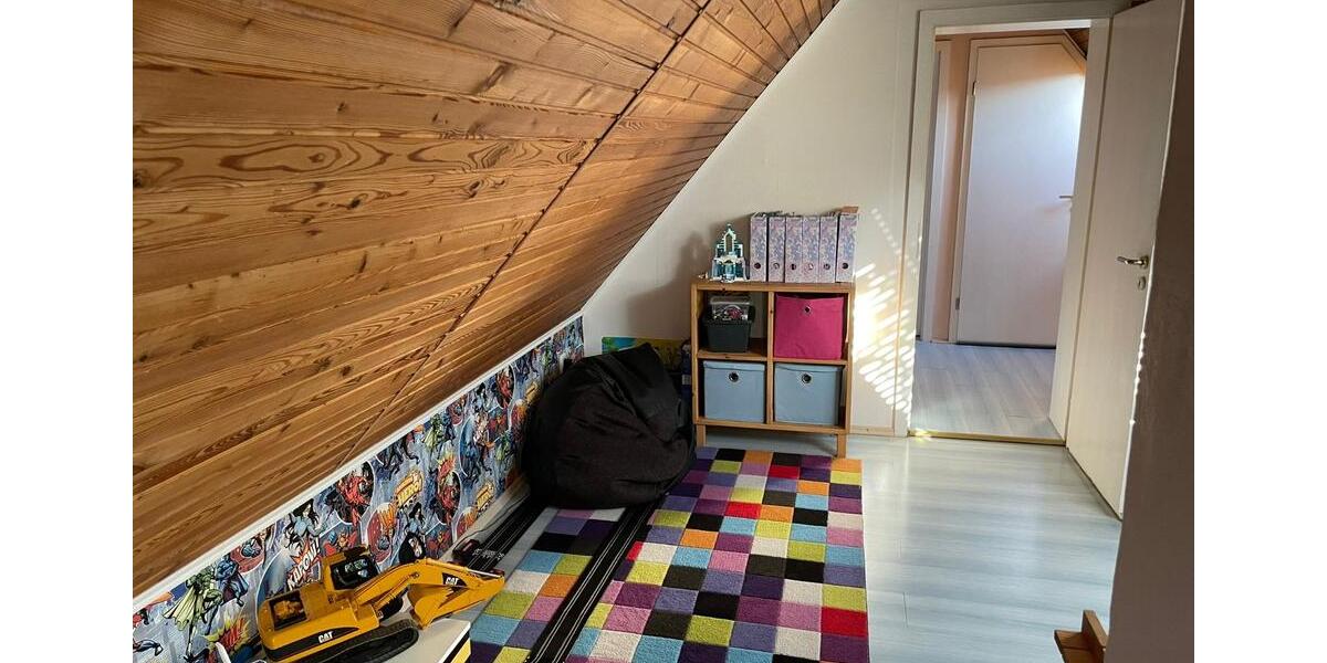 Dachgeschoßwohnung Schlitz - 5 Zimmer, 158 m&sup2;, 650&euro; | Angebot:24372326