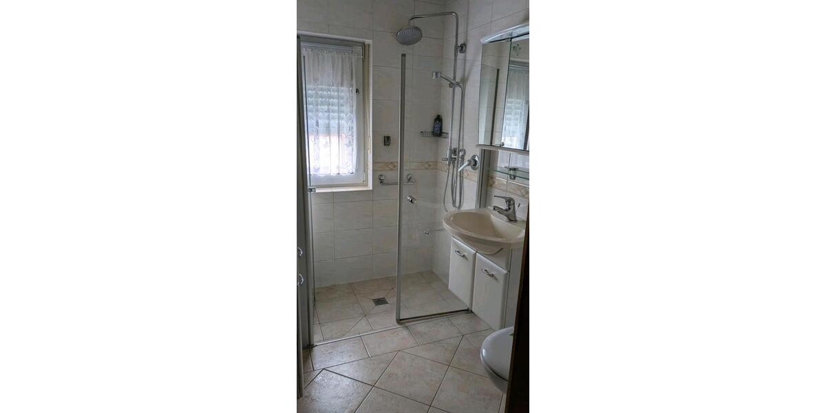 Etagenwohnung Felsberg - 3 Zimmer, 90 m&sup2;, 790&euro; | Angebot:25052924