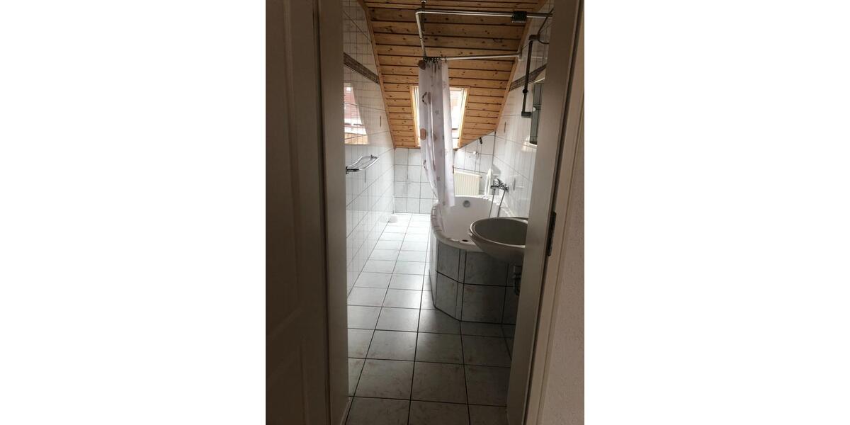 Hagsfeld-> Große helle 5-Zimmer WG ab sofort frei 5 zimmer