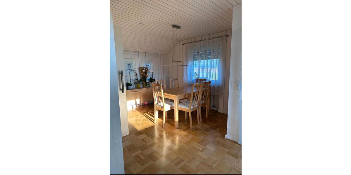 Dachgeschoßwohnung Warthausen - 4 Zimmer, 85 m&sup2;, 1.300&euro; | Angebot:26603201