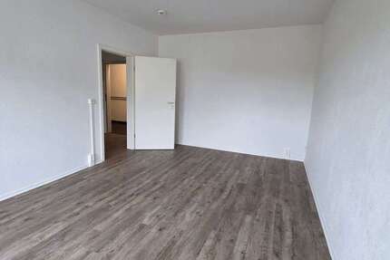 Wohnung Schwerin Mueßer Holz - 3 Zimmer, 63 m&sup2;, 438&euro; | Angebot:25925226