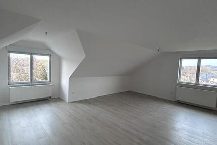 Wohnung Morsbach - 3 Zimmer, 138 m&sup2;, 1.100&euro; | Angebot:24804592