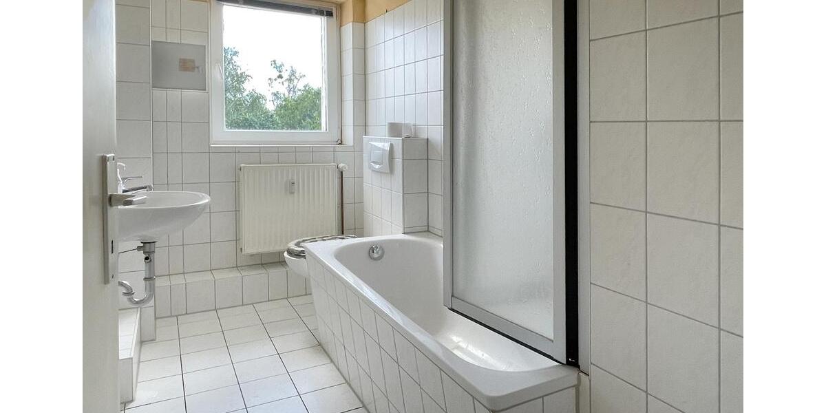 Etagenwohnung Möllenhagen - 1 Zimmer, 33 m&sup2;, 196&euro; | Angebot:24749003
