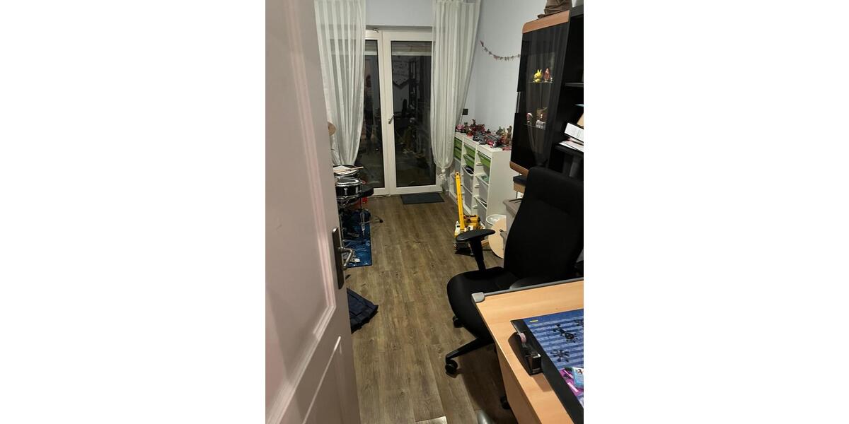 Erdgeschoßwohnung Sundern (Sauerland) - 4 Zimmer, 166 m&sup2;, 1.300&euro; | Angebot:24654472