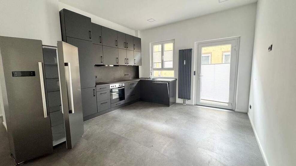 Loftstyle ! Nähe Plärrer, WG-taugliche 4-Zi-Whg., 117m², moderne Einbauküche, im Erdgeschoß