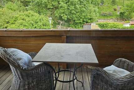 Haus Kirchardt - 8 Zimmer, 250 m&sup2;, 2.000&euro; | Angebot:26765175
