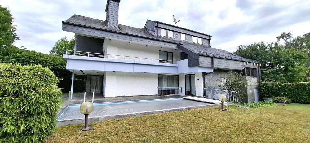 Haus zum Mieten in Wallenhorst 2.450 € 473 m² 9 zimmer