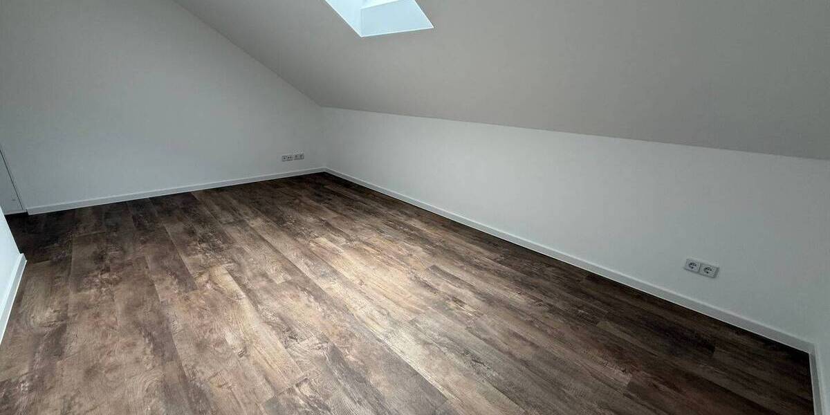 Etagenwohnung Flöha - 4 Zimmer, 90 m&sup2;, 900&euro; | Angebot:26583698