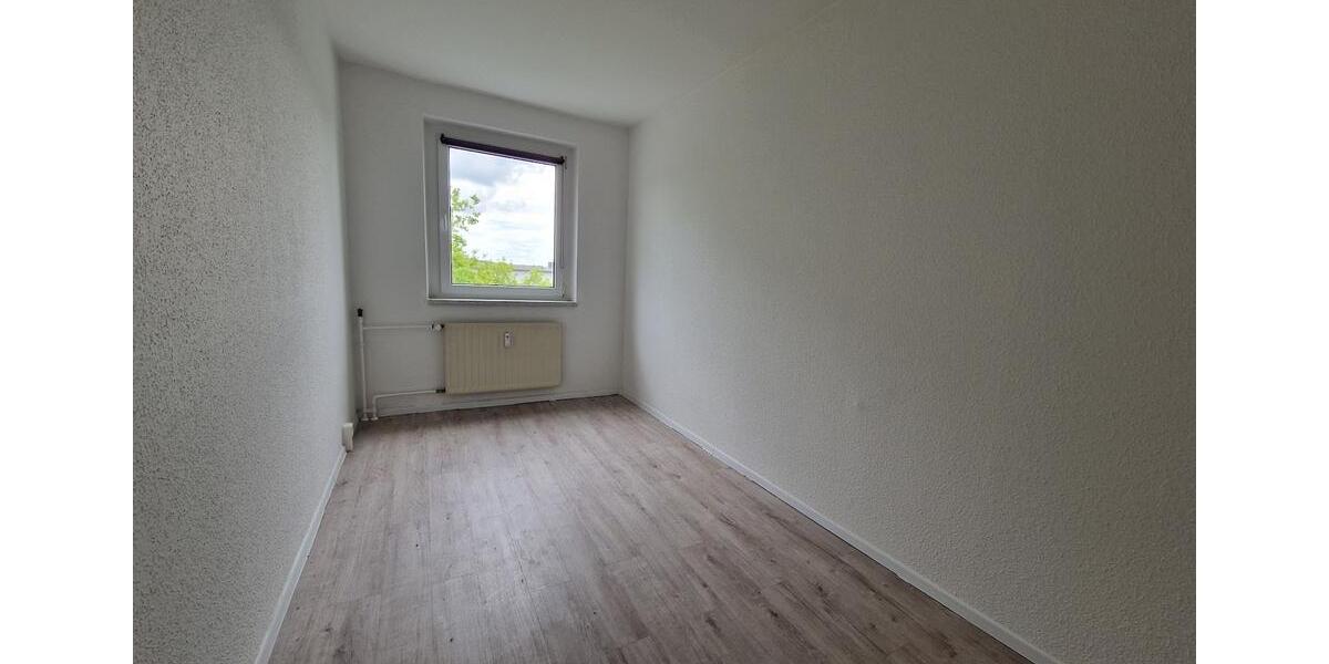 Etagenwohnung Neubrandenburg Datzeberg - 3 Zimmer, 61 m&sup2;, 402&euro; | Angebot:26663000