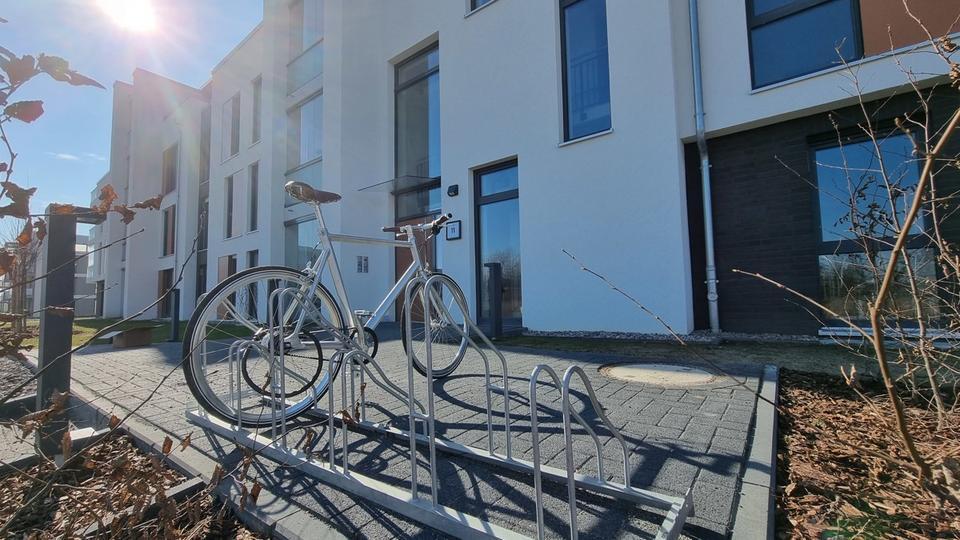 KEINE ANRUFE - nur schriftliche Anfragen - großzügige 1 Zimmer - Balkon - Tiefgarage - SB 3 Whg. 12 zimmer