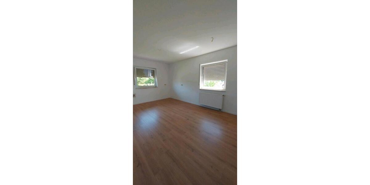 Erdgeschoßwohnung Stadtallendorf - 4 Zimmer, 120 m&sup2;, 900&euro; | Angebot:26704602