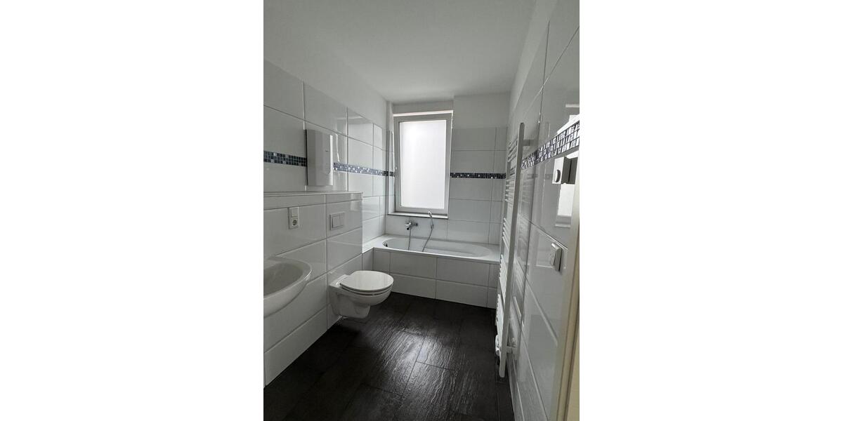 Erdgeschoßwohnung Radevormwald - 3 Zimmer, 77 m&sup2;, 950&euro; | Angebot:26680742