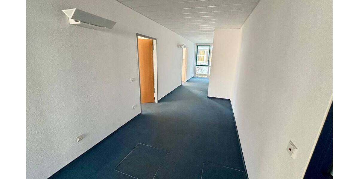 Gewerbeobjekt Schkeuditz Dölzig - 1 Zimmer, 471 m&sup2;, 2.800&euro; | Angebot:26616775