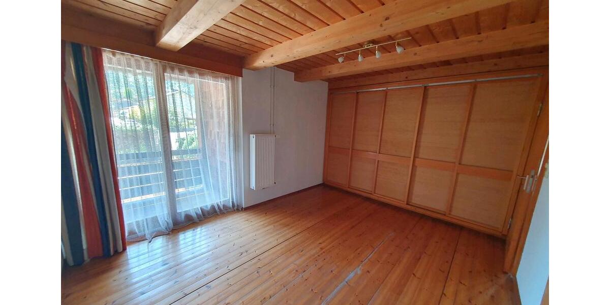 Erdgeschoßwohnung Bayerisch Gmain - 3 Zimmer, 100 m&sup2;, 1.300&euro; | Angebot:26424226