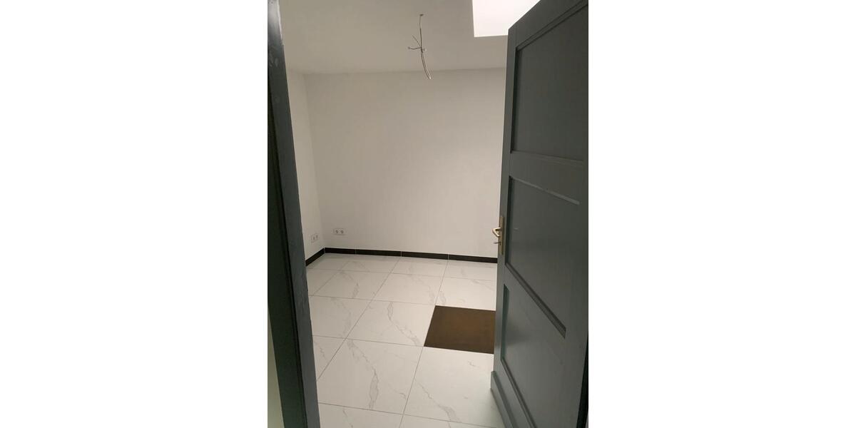 Reihenhaus Solingen Mitte - 3 Zimmer, 80 m&sup2;, 1.130&euro; | Angebot:24604065