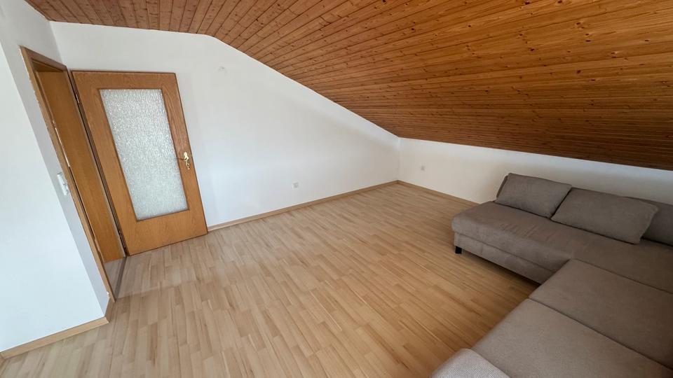 Dachgeschoßwohnung Würzburg Dürrbachau - 3 Zimmer, 70 m&sup2;, 690&euro; | Angebot:26113371