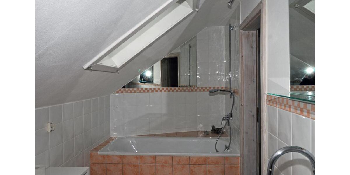 Etagenwohnung Hameln Kernstadt - 3 Zimmer, 100 m&sup2;, 400&euro; | Angebot:24641392