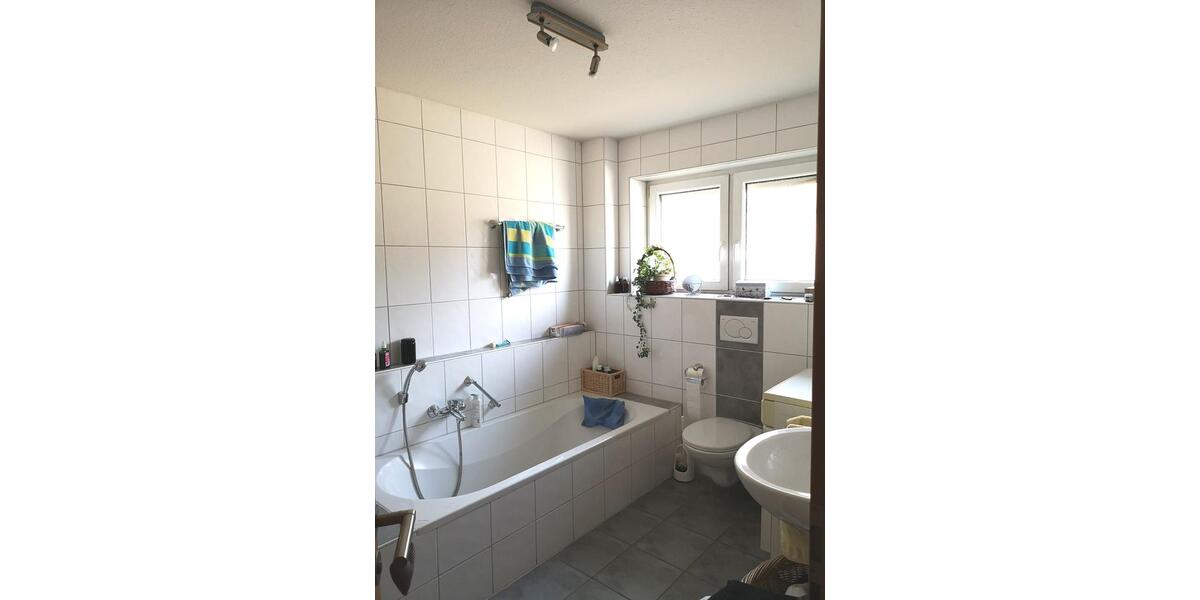 Lichtdurchflutete 4,5 Zimmer Wohnung mit Balkon 4.5 zimmer