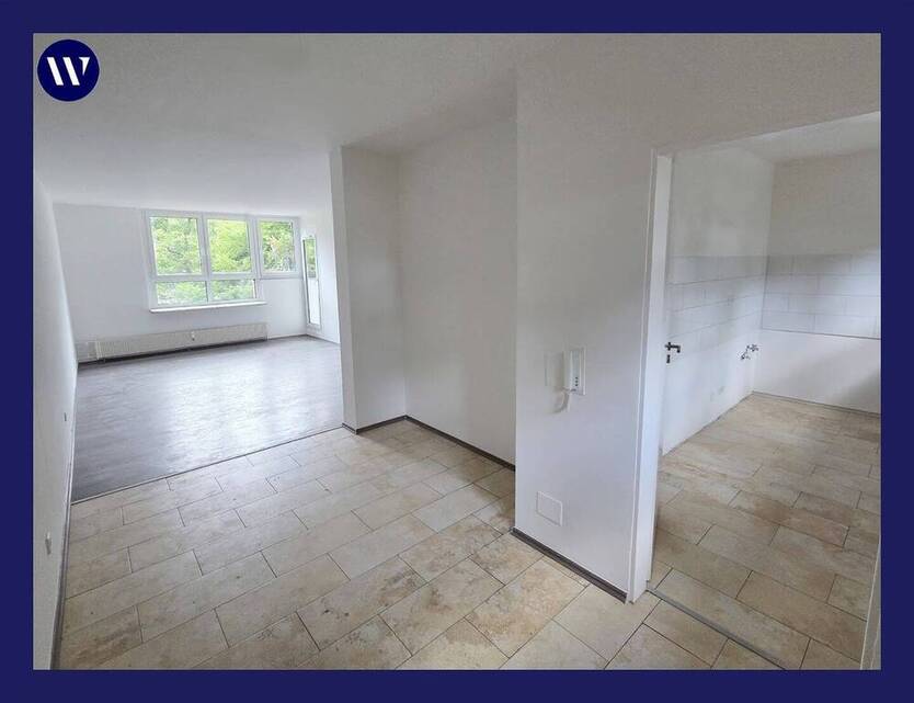 Familien-Wohnung mit Balkonblick ins Grüne, 4 Zimmer + renoviert + modernes Bad + Gäste-WC, Aufzug