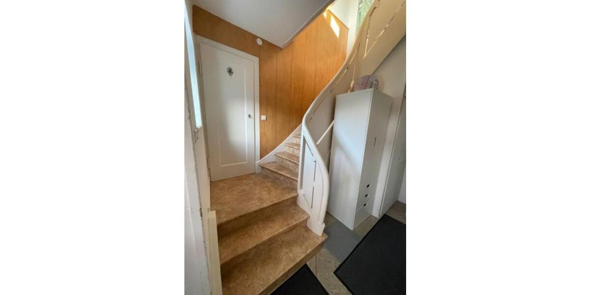 Dachgeschoßwohnung Homburg - 4 Zimmer, 110 m&sup2;, 950&euro; | Angebot:25989372