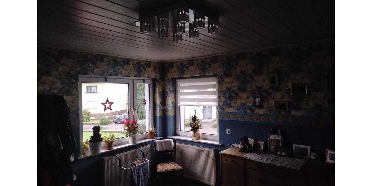Einfamilienhaus Nentershausen - 6 Zimmer, 220 m&sup2;, 1.400&euro; | Angebot:25420627