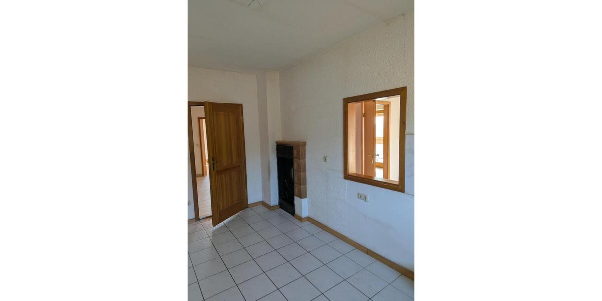 Etagenwohnung Amberg - 4 Zimmer, 140 m&sup2;, 1.140&euro; | Angebot:25435875