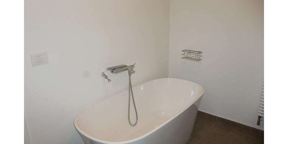 Etagenwohnung Baden-Baden-Innenstadt Innenstadt - 3.5 Zimmer, 95 m&sup2;, 1.400&euro; | Angebot:26072462