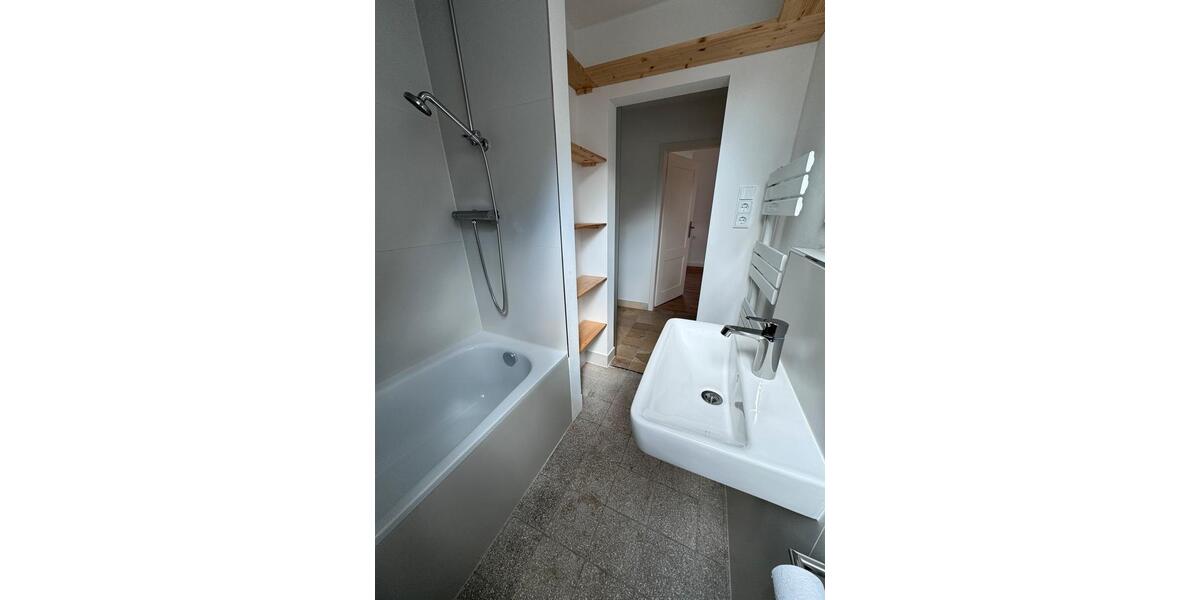 Dachgeschoßwohnung Nürtingen - 3 Zimmer, 58 m&sup2;, 895&euro; | Angebot:26588244
