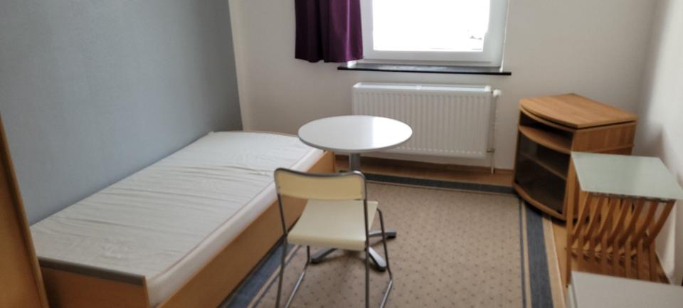 Etagenwohnung Duisburg Laar - 1 Zimmer, 16 m&sup2;, 260&euro; | Angebot:24705610