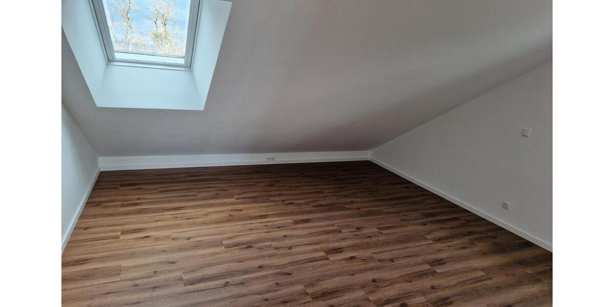 Dachgeschoßwohnung Burghausen - 3 Zimmer, 55 m&sup2;, 825&euro; | Angebot:26221403