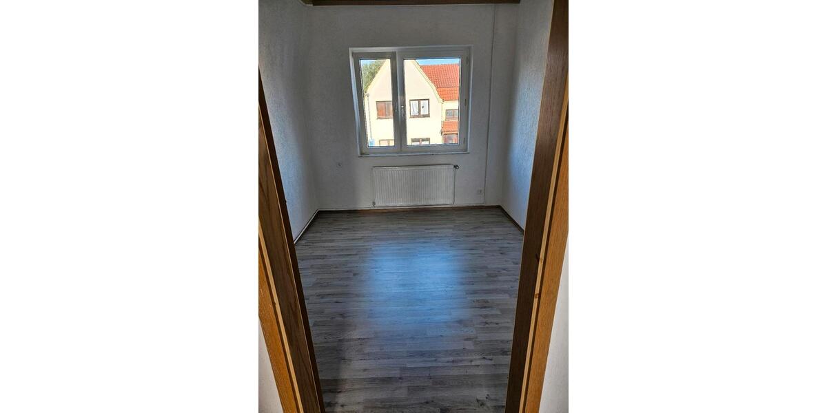 Etagenwohnung Nordenham - 4 Zimmer, 65 m&sup2;, 700&euro; | Angebot:25963603
