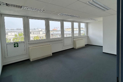 WESTEND: Flexible Büro-Studiofläche mit Dachterrasse - All-in-Miete