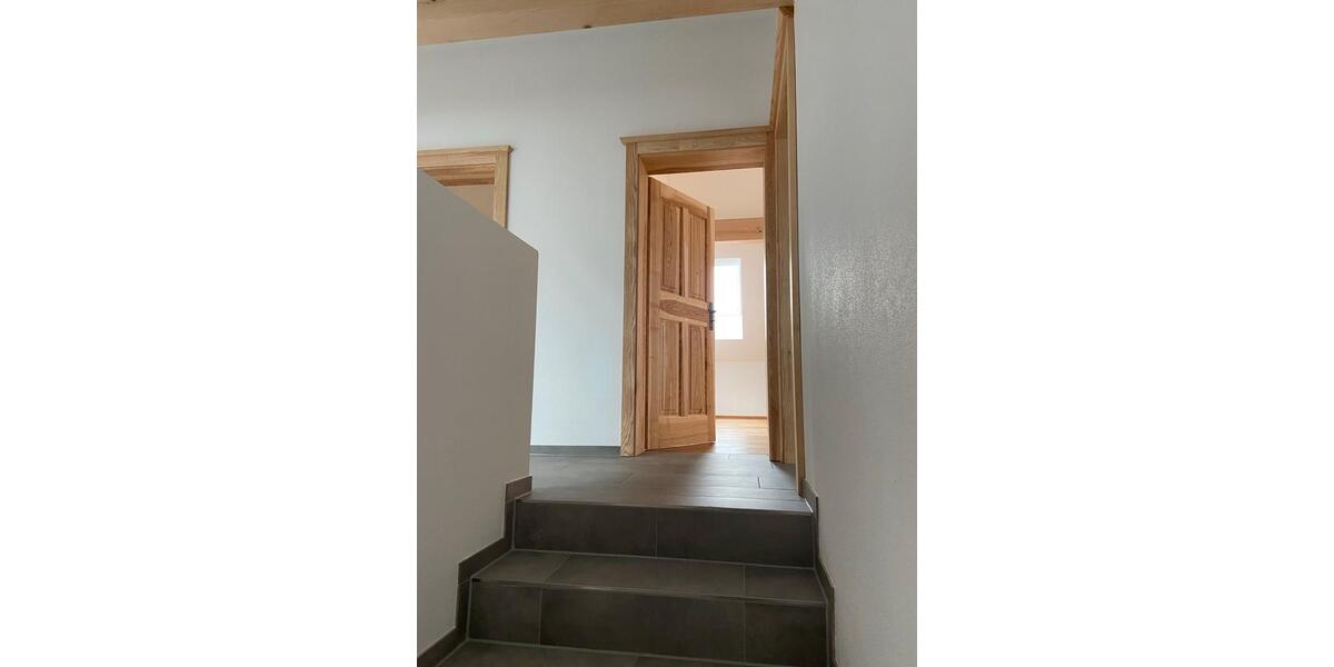 Dachgeschoßwohnung Griesstätt - 3 Zimmer, 85 m&sup2;, 1.400&euro; | Angebot:26213387